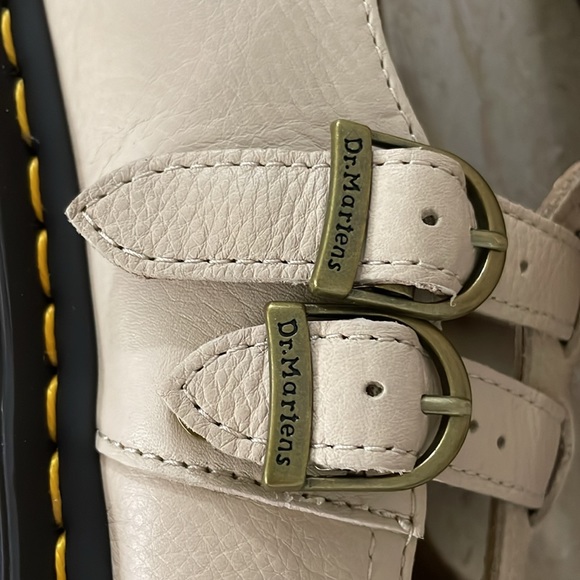 New Dr. Martens 8065 Virginia Leather MARY JANE Shoes. - Picture 10 of 16